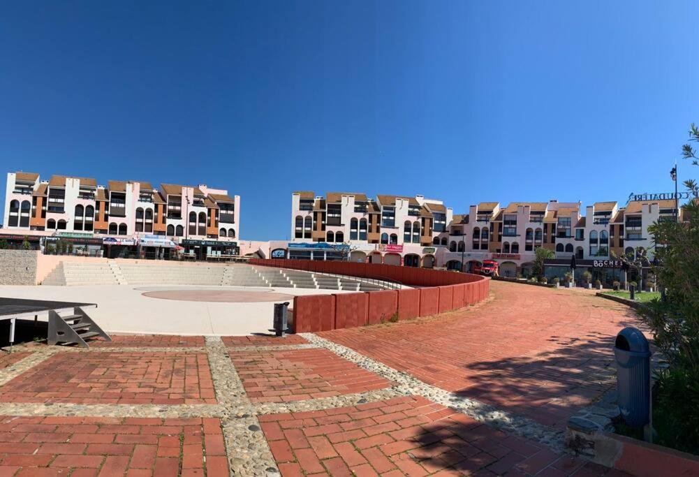 T2 Neuf + Bateau / Piscine Super Infrastructures Appartement Le Barcarès Buitenkant foto